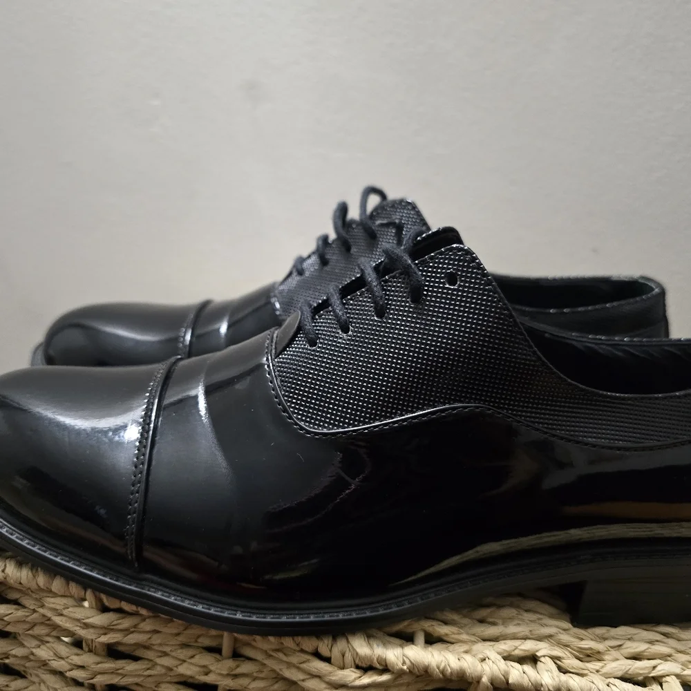 Men's Black Patent & Textured Oxford Dress Shoes
